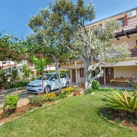 Guest house In With W-lan 3338-5 Rogoznica (Sibenik-Knin)