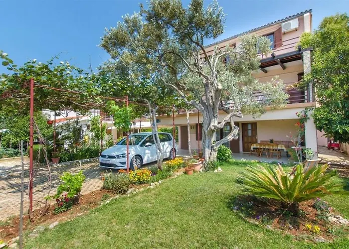 Konukevi In With W-lan 3338-5 Rogoznica (Sibenik-Knin)